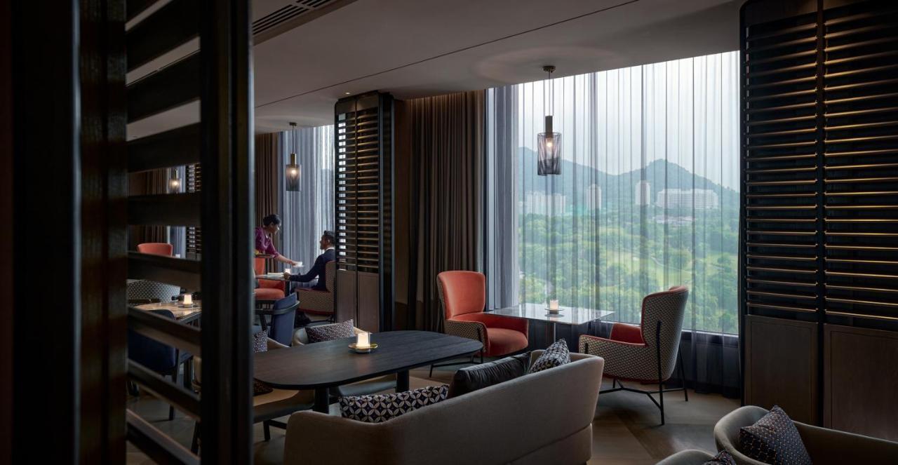 峇六拜 Amari Spice Penang酒店 外观 照片 The Lounge at the airport